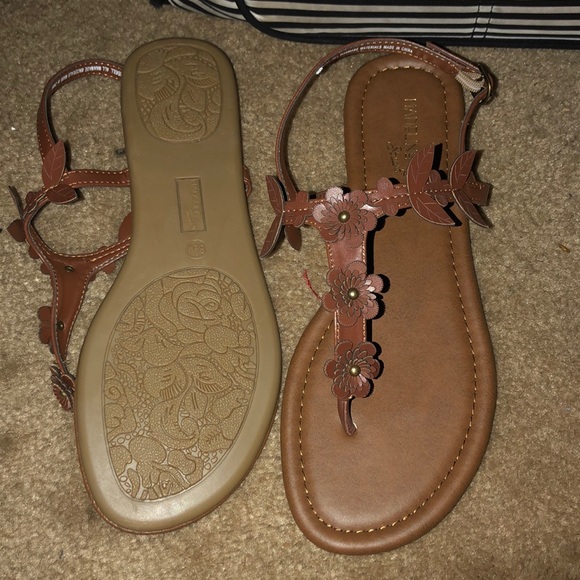 SOLD !!!Madeline Stuart sandals - Picture 2 of 2